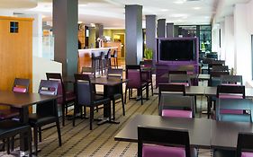 Holiday Inn Express Glasgow Riverside
